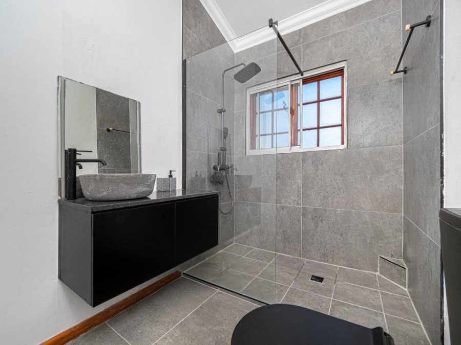 To Let 2 Bedroom Property for Rent in Wynberg Upper Western Cape